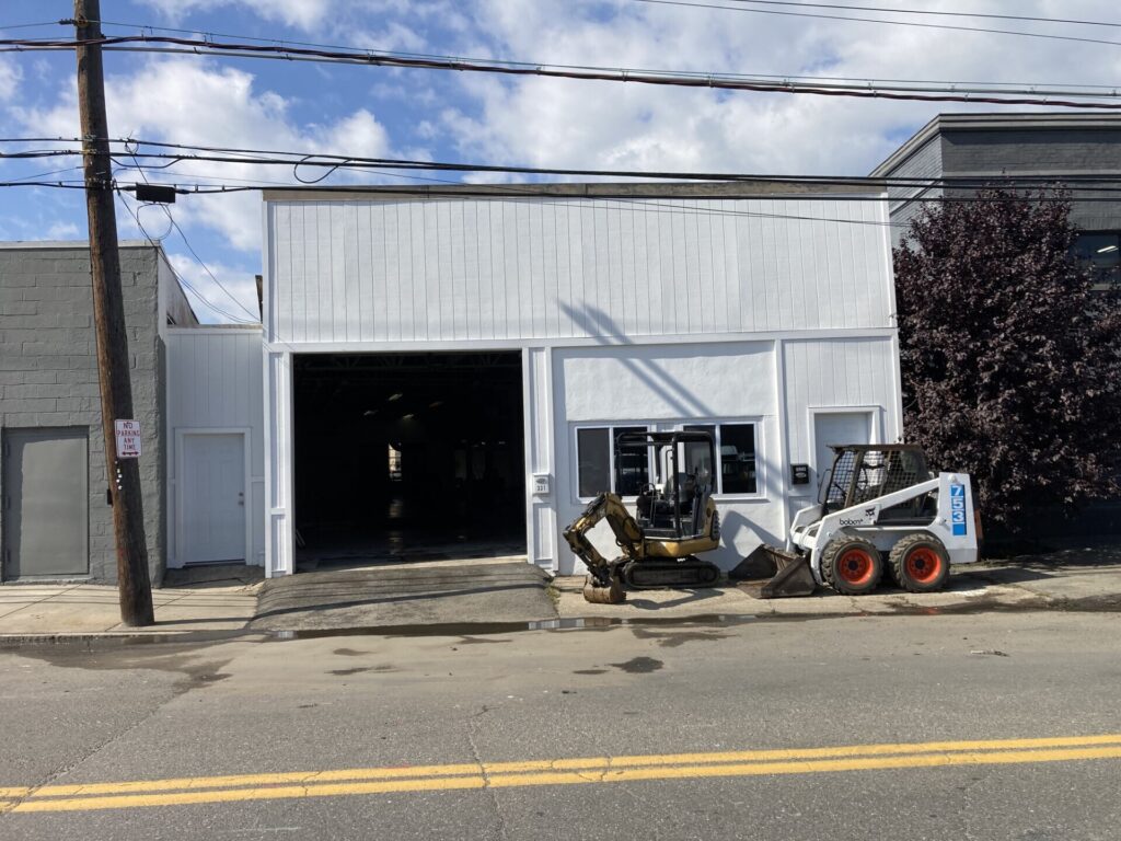 10,125± SF Industrial/Warehouse
